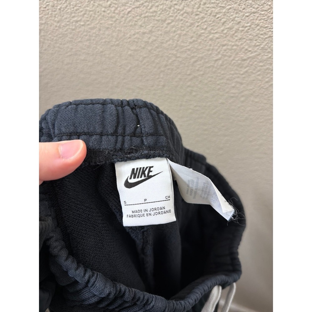 Women's Nike Shorts Size Small - Picture 4 of 4